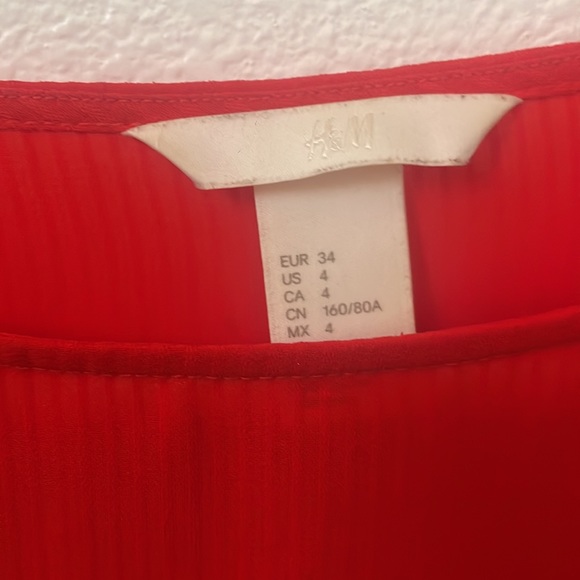 Red blouse - Picture 4 of 4